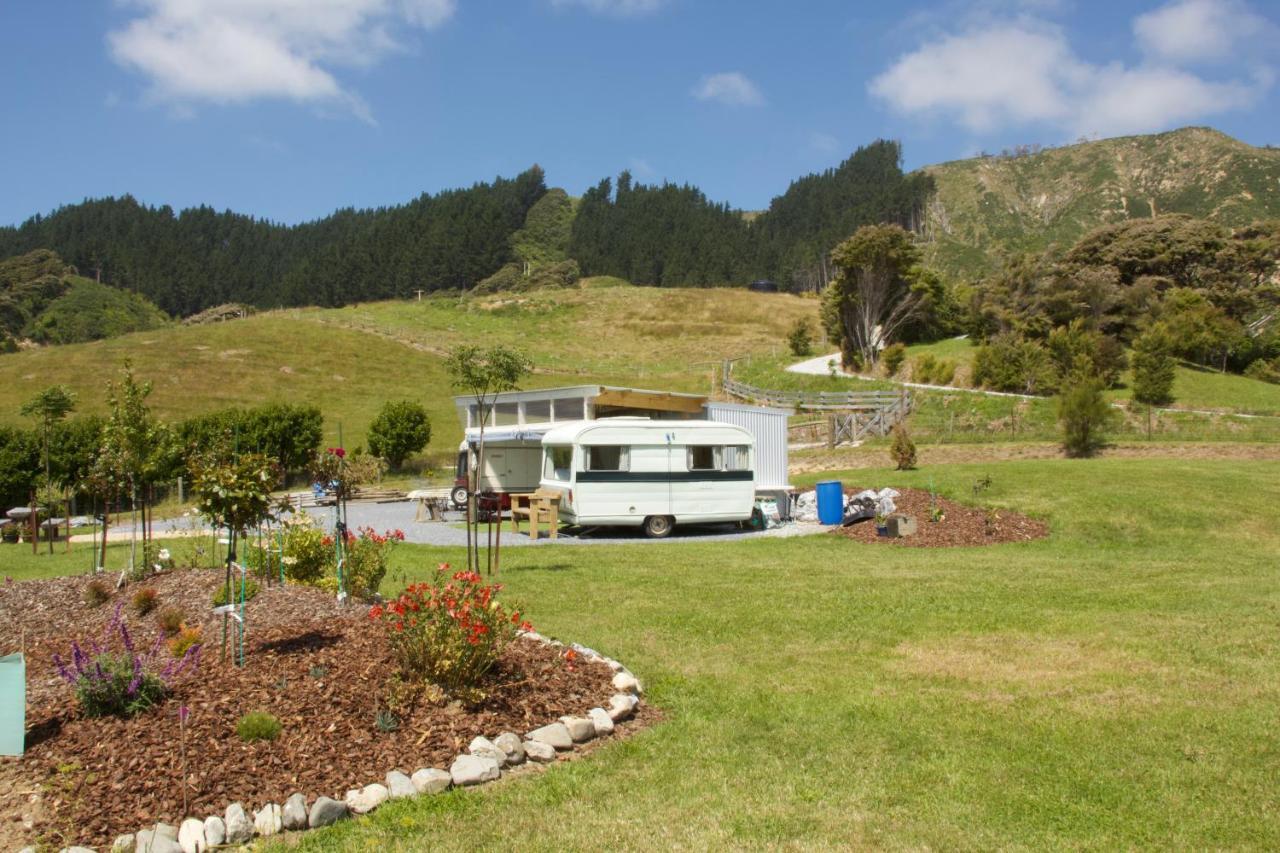 The Woolshed Caravans Hotell Takaka Eksteriør bilde