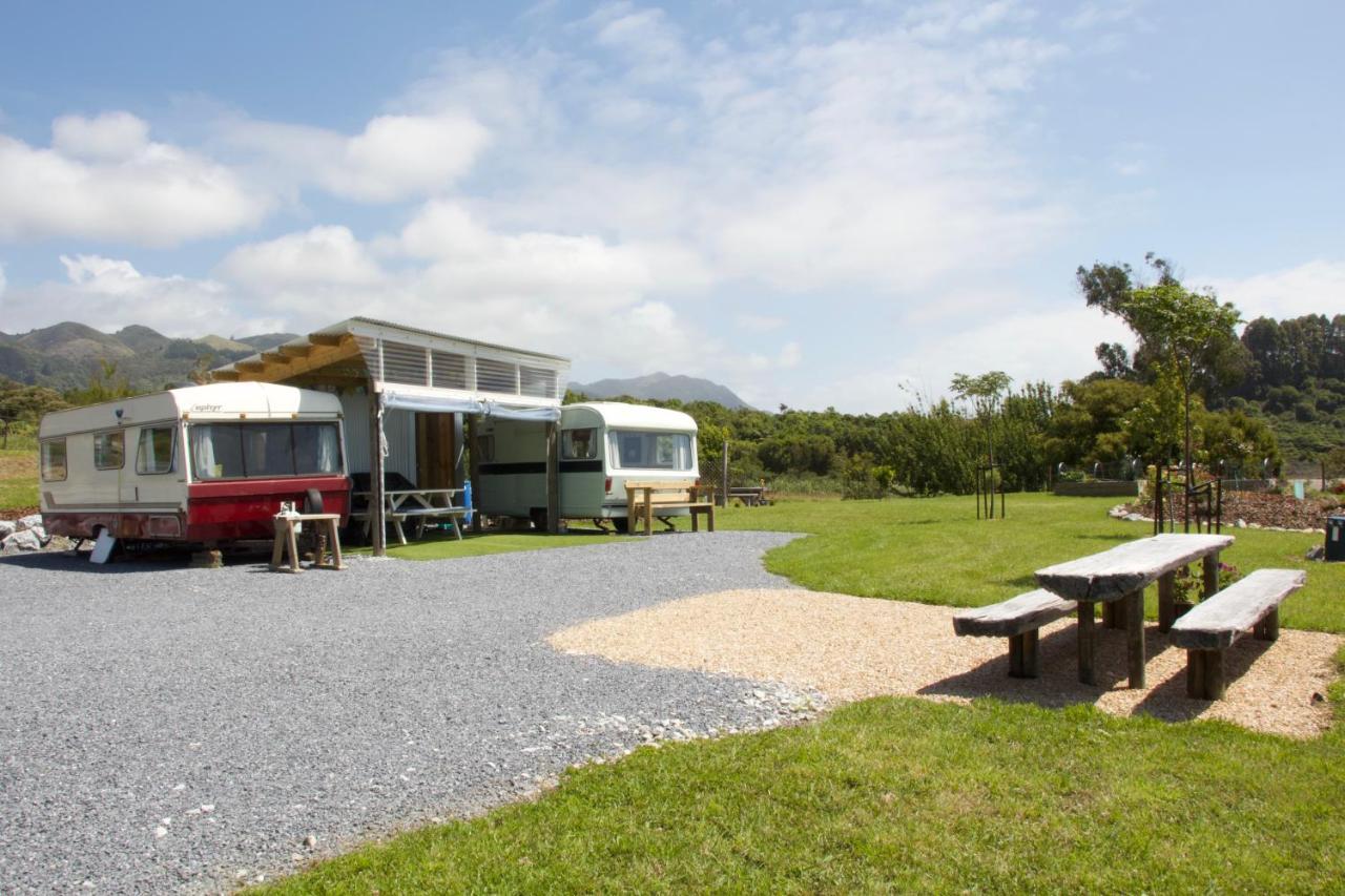 The Woolshed Caravans Hotell Takaka Eksteriør bilde